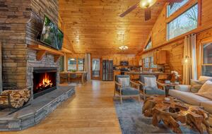 Cozy Cabin on 2 Acres nestled in Blue Ridge Mountains - Blue Ridge, Georgia