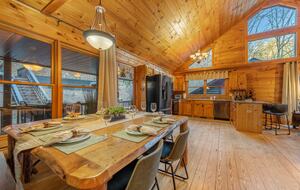 Cozy Cabin on 2 Acres nestled in Blue Ridge Mountains - Blue Ridge, Georgia