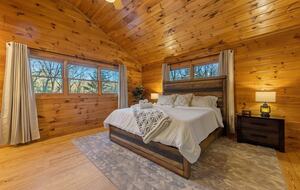 Cozy Cabin on 2 Acres nestled in Blue Ridge Mountains - Blue Ridge, Georgia