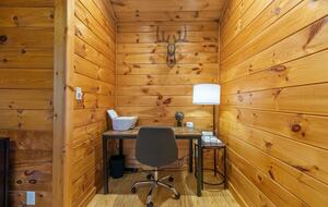 Cozy Cabin on 2 Acres nestled in Blue Ridge Mountains - Blue Ridge, Georgia