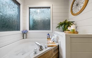 Cozy Cabin on 2 Acres nestled in Blue Ridge Mountains - Blue Ridge, Georgia