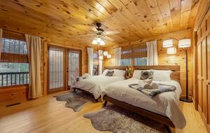 Cozy Cabin on 2 Acres nestled in Blue Ridge Mountains - Blue Ridge, Georgia