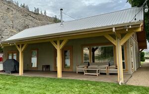 Lakeside Escape in Wine Country and Winter Wonderland - Oliver, Canada