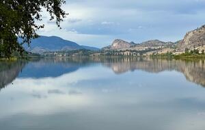 Lakeside Escape in Wine Country and Winter Wonderland - Oliver, Canada