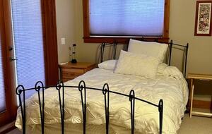 Lakeside Escape in Wine Country and Winter Wonderland - Oliver, Canada