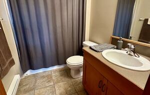 Lakeside Escape in Wine Country and Winter Wonderland - Oliver, Canada