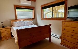 Lakeside Escape in Wine Country and Winter Wonderland - Oliver, Canada