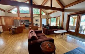 Lakeside Escape in Wine Country and Winter Wonderland - Oliver, Canada