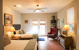 Looking Glass Place - Canyon Lake, Texas