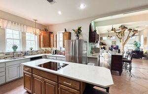 Looking Glass Place - Canyon Lake, Texas