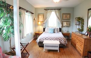 Looking Glass Place - Canyon Lake, Texas