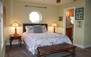 Looking Glass Place - Canyon Lake, Texas