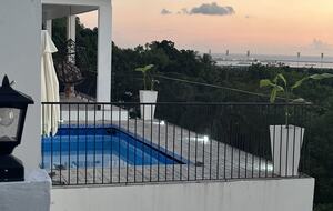 Kingston Urban Oasis Getaway - Kingston, Jamaica