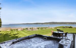 Pearl Point Beach House - Union Bay, Canada