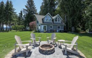 Pearl Point Beach House - Union Bay, Canada