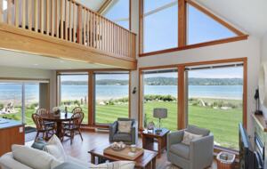 Pearl Point Beach House - Union Bay, Canada