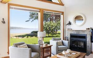 Pearl Point Beach House - Union Bay, Canada