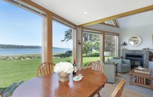 Pearl Point Beach House - Union Bay, Canada