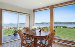 Pearl Point Beach House - Union Bay, Canada