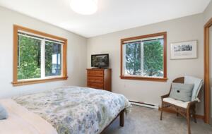 Pearl Point Beach House - Union Bay, Canada