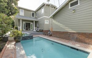 Tranquil Hollywood Retreat Near LA’s Iconic Attractions - Los Angeles, California