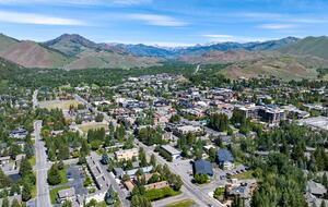 Sun Valley - Ten Minute Stroll To Village Square Shops & Restaurants - Sun Valley, Idaho