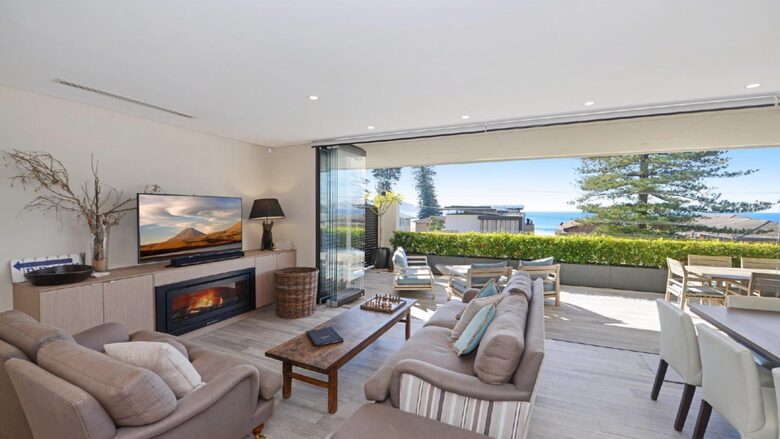 Luxurious Ocean View Apartment Steps from Avoca Beach - Avoca Beach, Australia