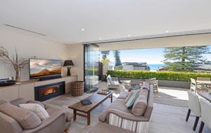 Luxurious Ocean View Apartment Steps from Avoca Beach - Avoca Beach, Australia