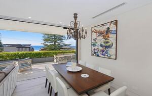 Luxurious Ocean View Apartment Steps from Avoca Beach - Avoca Beach, Australia