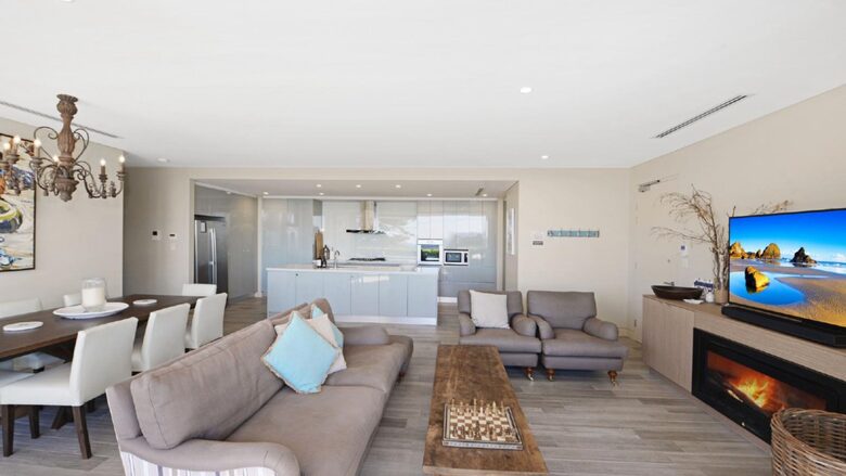Luxurious Ocean View Apartment Steps from Avoca Beach - Avoca Beach, Australia
