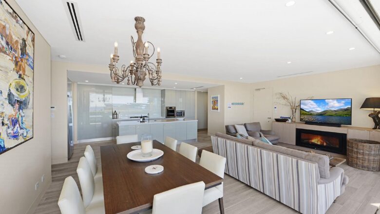 Luxurious Ocean View Apartment Steps from Avoca Beach - Avoca Beach, Australia