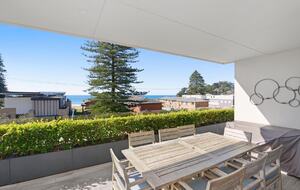 Luxurious Ocean View Apartment Steps from Avoca Beach - Avoca Beach, Australia