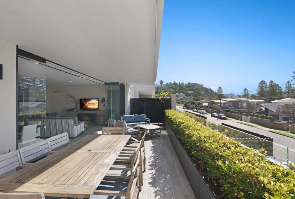 Luxurious Ocean View Apartment Steps from Avoca Beach - Avoca Beach, Australia