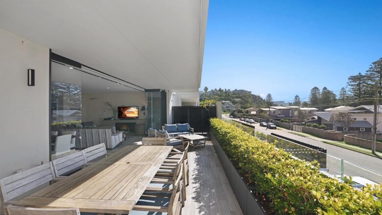 Luxurious Ocean View Apartment Steps from Avoca Beach - Avoca Beach, Australia