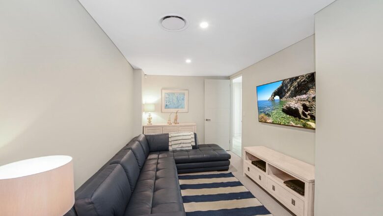 Luxurious Ocean View Apartment Steps from Avoca Beach - Avoca Beach, Australia