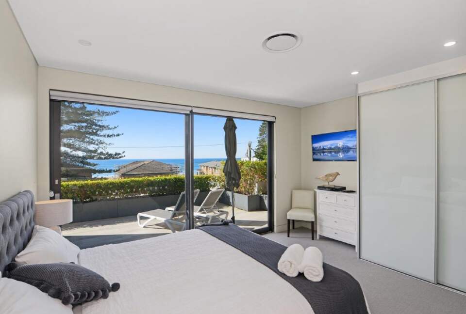 Luxurious Ocean View Apartment Steps from Avoca Beach - Avoca Beach, Australia