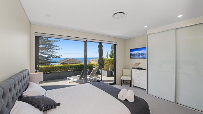 Luxurious Ocean View Apartment Steps from Avoca Beach - Avoca Beach, Australia