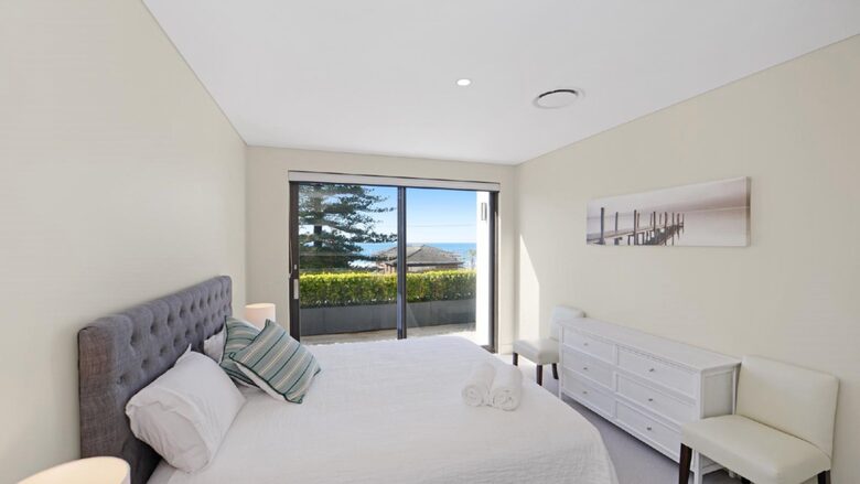 Luxurious Ocean View Apartment Steps from Avoca Beach - Avoca Beach, Australia