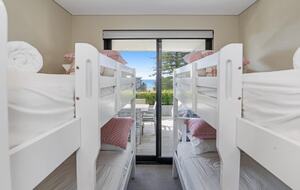 Luxurious Ocean View Apartment Steps from Avoca Beach - Avoca Beach, Australia