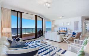 Right on the Sand at Mermaid Beach - Gold Coast, Australia