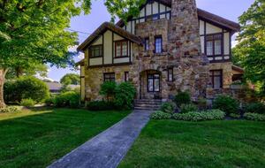 Side of the house on East Ave