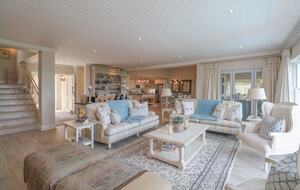 Open Plan Lounge Area