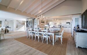 Open Plan Dining Area - Vaulted Ceiling