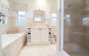 Bedroom 3 - En-Suite - Pool Level