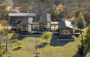 Picturesque Snowy Mountains Retreat - Yaouk, Australia