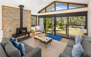 Picturesque Snowy Mountains Retreat - Yaouk, Australia