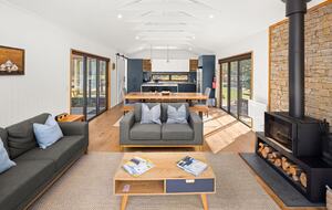 Picturesque Snowy Mountains Retreat - Yaouk, Australia