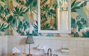 Interior Design Lovers Retreat Near the Ocean - Bellport, New York