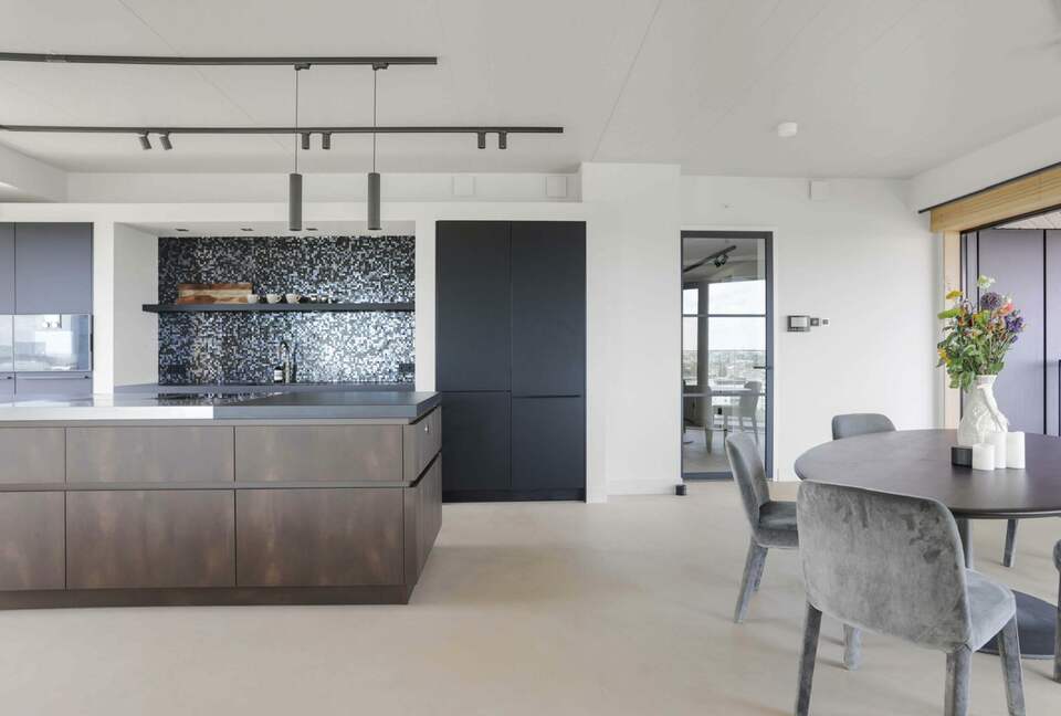 Haut | 13th Floor Skyview - Amsterdam, Netherlands