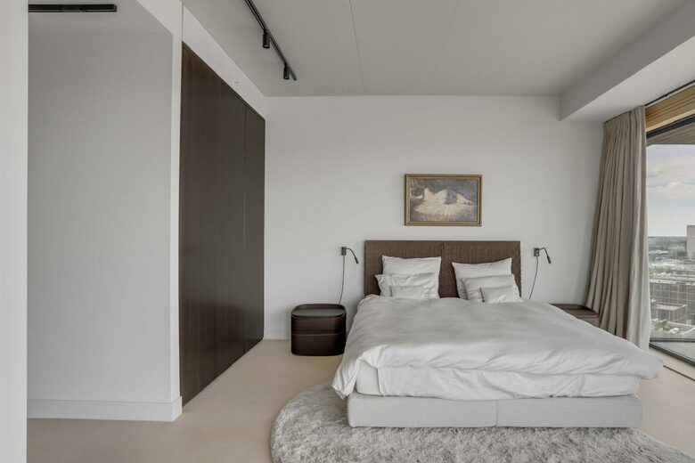 Haut | 13th Floor Skyview - Amsterdam, Netherlands